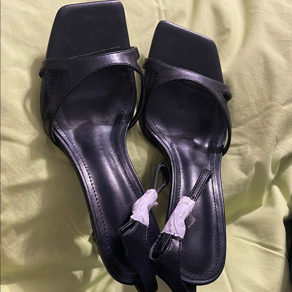 Chic Black Women's Strappy Sandals